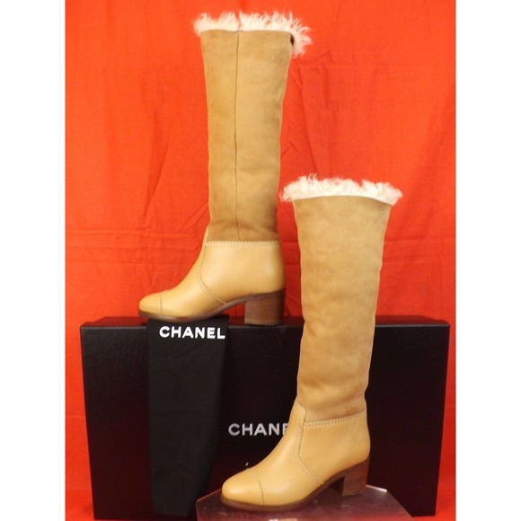 NIB CHANEL BEIGE LEATHER SUEDE CC LOGO SHEARLING HEEL TALL BOOTS 37.5 $1825 - Picture 4 of 12